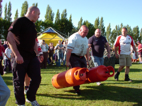 festival pics-clive-lyn-gas bottle-10by75